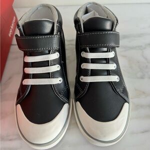 See Kai Run Sneakers Size 2 1/2